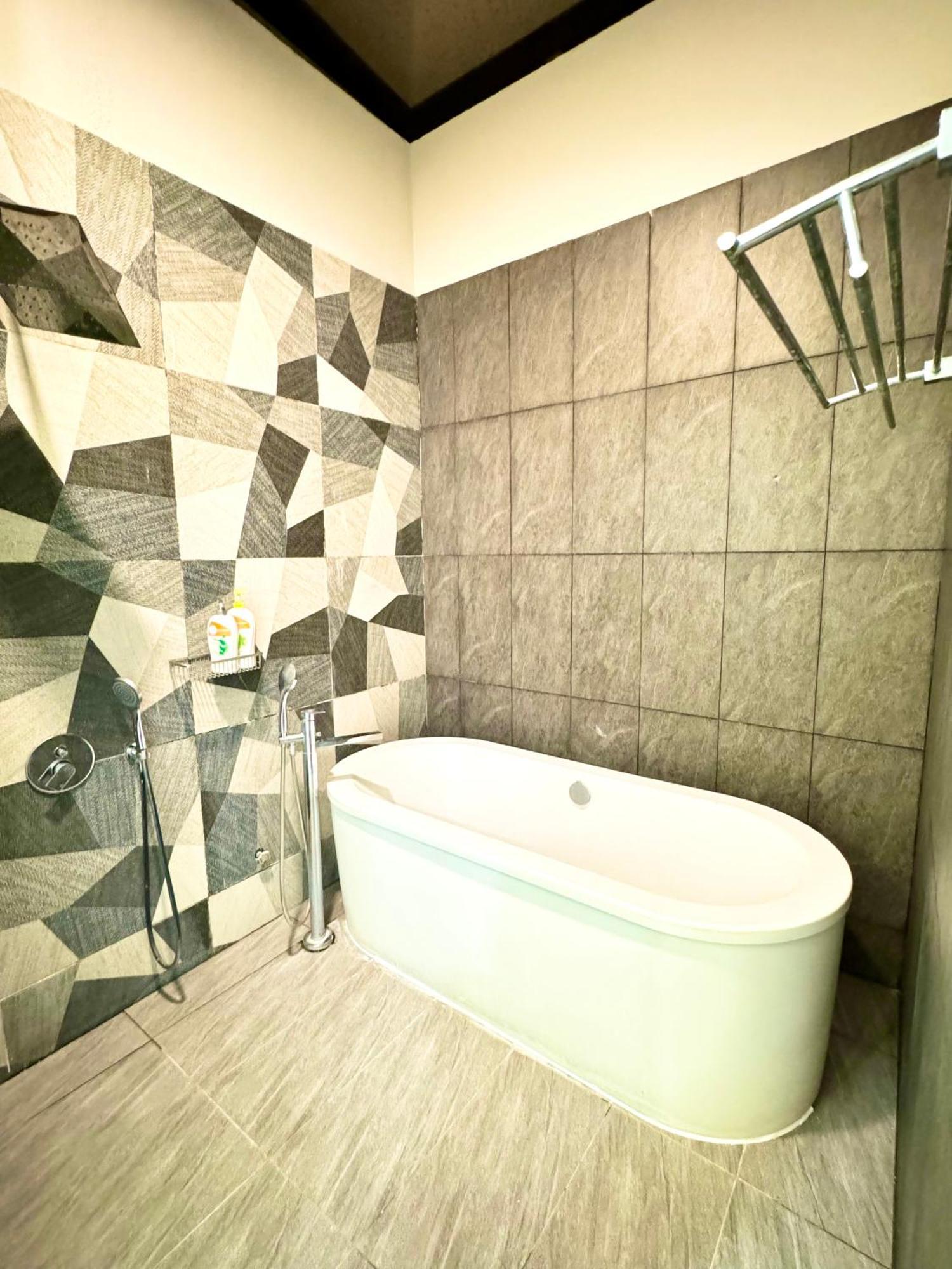 Oceanami 5 Bedrooms Private Pool Лонг Хай Екстериор снимка